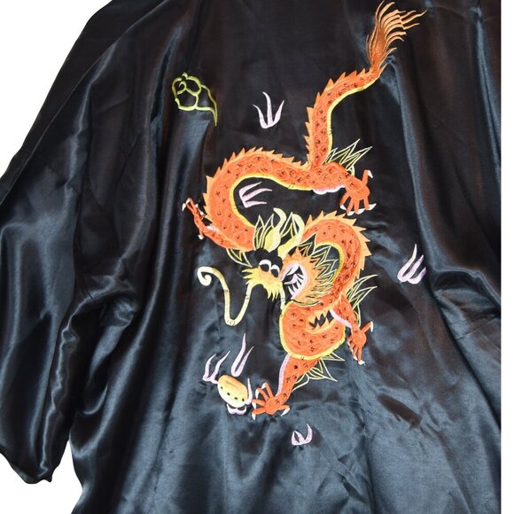 Vintage NWT Black Dragon Robe Size XL Embroidered Satin Kimono Style - Picture 3 of 7